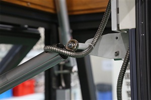 螺桿式開(kāi)窗器